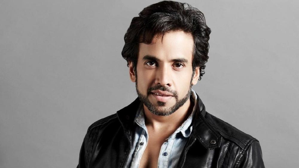 তুষার জানান, তাঁর প্রিয় অভিনেত্রীদের মধ্যে প্রীতি অন্যতম। তাঁকে নিয়ে কোনও কুমন্তব্য তিনি করতেই পারেন না। সেই সময় একটি পত্রিকার কভারে প্রীতির ছবি ছিল এবং তুষার এই অনুষ্ঠানে যাওয়ার আগে পত্রিকাটি দেখেছিলেন।