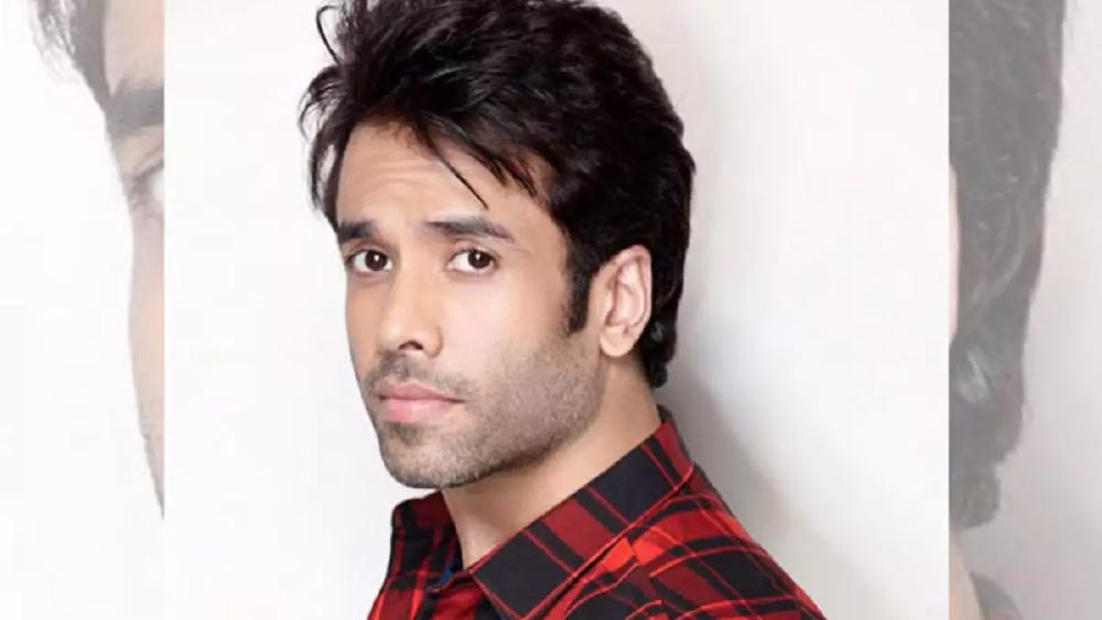 কর্ণ হঠাৎ এই প্রশ্ন করায় তুষারের মনে সবার প্রথমে প্রীতির মুখ ভেসে ওঠে। তাই তিনিও মুখ ফসকে বলে ফেলেন। তুষার এমনও বলেন যে, ‘বোটক্স’ শব্দের অর্থও তিনি জানেন না।