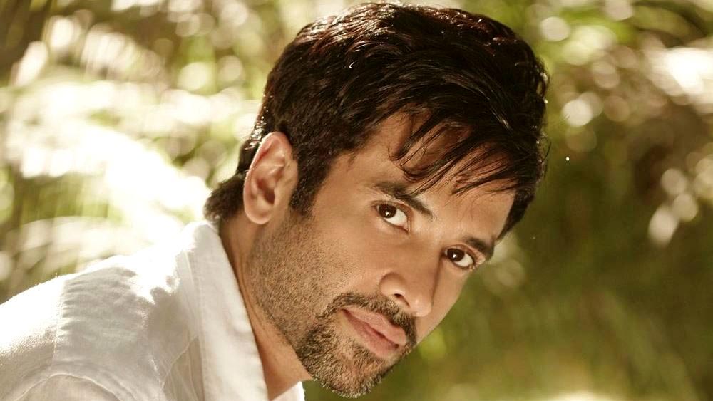 তুষারের মতে, কর্ণের এই অনুষ্ঠানটি দর্শকদের বিনোদনের জন্য। অতিথি হিসাবে তিনিও মজা করেই উত্তর দিয়েছেন। তিনি ব্যক্তিগত ভাবে কাউকে আঘাত করতে চাননি।