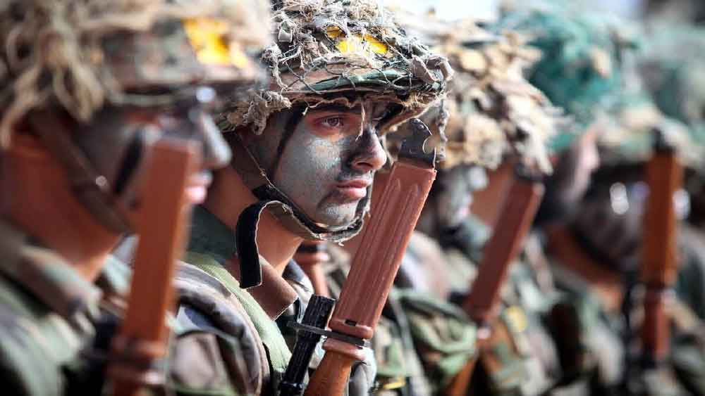 অগ্নিবীরদের একাংশকে পরিবহণ মন্ত্রক, শুল্ক দফতরের মতো বিভিন্ন কেন্দ্রীয় সংস্থায় নিয়োগ করার বন্দোবস্ত করবে সরকার। অবসরের পর ব্যবসা করতে চাইলে পাবেন ব্যাঙ্ক ঋণের বিশেষ সুবিধা।