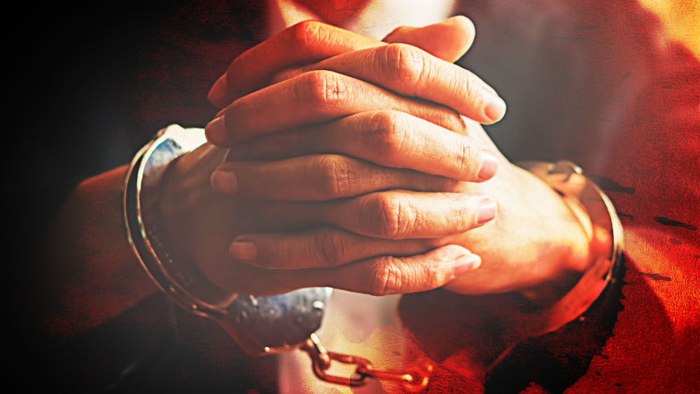 প্রথম বার এই মামলা আদালতে উঠলে জুরি সদস্যেরা কোনও সিদ্ধান্তে আসেননি। দ্বিতীয় বার এই মামলা আদালতে উঠলে প্রমাণের অভাবে সব অভিযুক্তকে বেকসুর খালাস করে দেওয়া হয়।