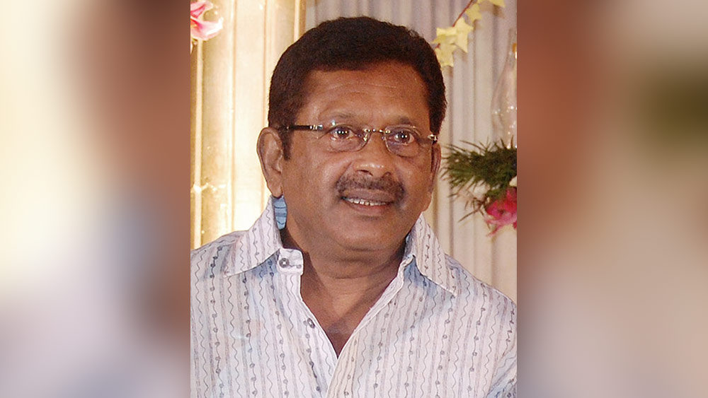 এই সিনেমার পরিচালক ছিলেন আবদুল হামিদ মহম্মদ ফয়জল, যিনি ফয়জল নামেই বেশি পরিচিত। পরিচালক হিসেবে তখন ফয়জলের খুব নামডাক। এই সিনেমার প্রযোজক ছিলেন মোহনলালের স্ত্রী সুচিত্রা মোহনলাল।