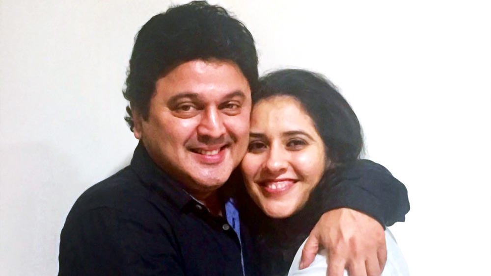 স্ত্রী সিদ্দিকা, পুত্র নুয়ান এবং কন্যা আদাকে নিয়েই তাঁর সুখের সংসার। প্রায় ১৭ বছরের বিবাহিত জীবন তাঁদের।