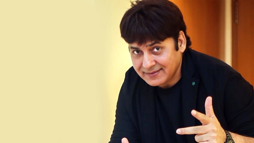 ‘লেহরি সাব’ নামে পরিচিত সুদেশ লেহরি ‘কমেডি নাইটস্’, ‘কমেডি সার্কাস’ রিয়্যালিটি শোয়ের মাধ্যমে দর্শকদের মন জয় করেছেন। ক্রুষ্ণা অভিষেকের সঙ্গে একজোট হয়ে একের পর এক পারফরম্যান্স দিয়ে গিয়েছেন।