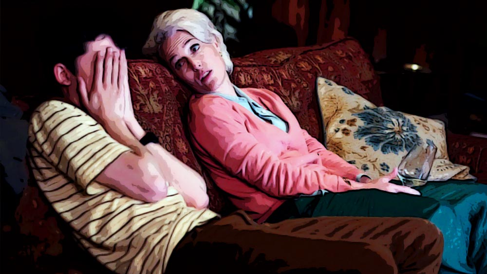 নাবালক ছেলে। কিন্তু তাকে দিয়েই নিজের যৌন চাহিদা মেটাতেন এক মা। অবাস্তব বলে মনে হলেও এই ঘটনা বাস্তব।