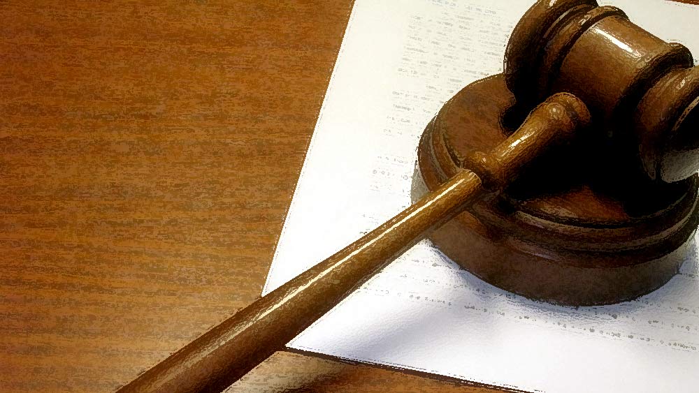 তবে আদালতে সারার  যুক্তি ধোপে টেকেনি। নাবালকের সঙ্গে জোর করে যৌনমিলনের ফলেই তিনি সন্তানসম্ভবা হয়ে পড়েন বলেই প্রমাণিত হয়েছে।