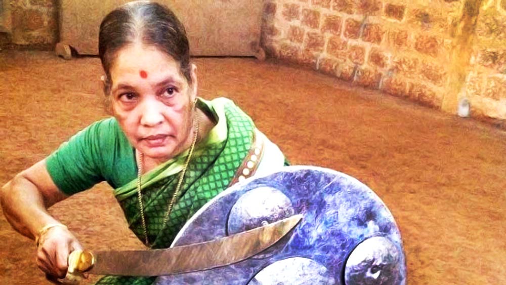 মীনাক্ষী আম্মার কথায়, ‘‘নিছক খেলা নয়। কলারিপায়াত্তুর হল একটা শিল্প।’’ কেমন শিল্প?