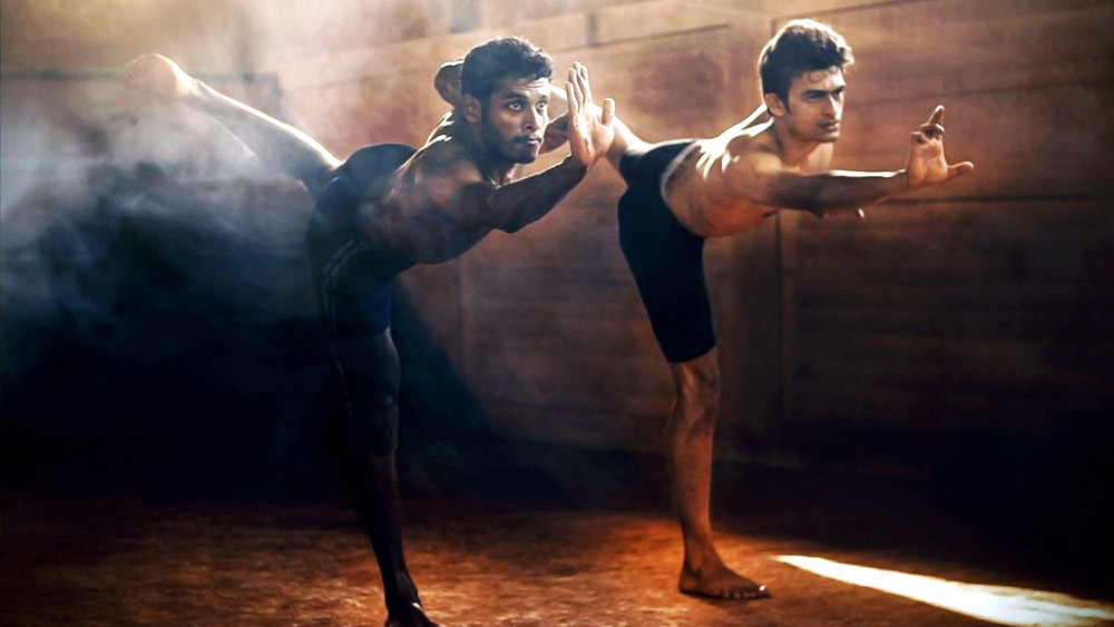 স্বদেশি আন্দোলনের সময় আবার ফিরে আসে এই অস্ত্রবিদ্যা। ভারতের প্রাচীন মার্শাল আর্টকে আঁকড়ে ধরেন প্রচুর মানুষ। দক্ষিণ ভারতের গ্রামের পর গ্রামে এর প্রশিক্ষণ শুরু হয়। খোলা হয় আখড়া।