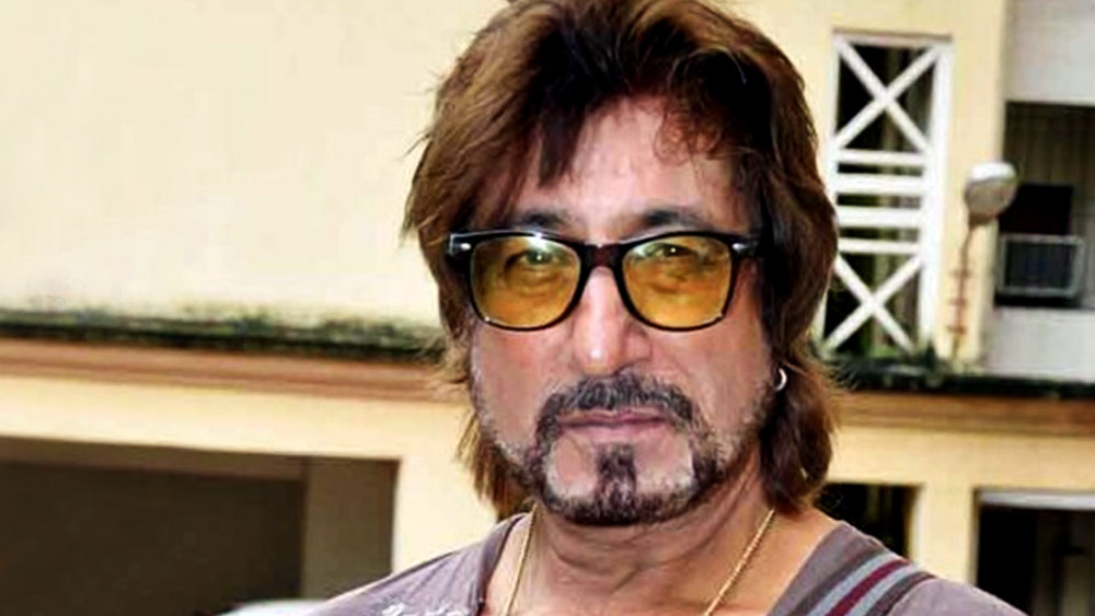 ‘বিগ বস’ অনুষ্ঠানটি শেষ হওয়ার পর শক্তি এক সাক্ষাৎকারে জানান, ‘‘সলমন আমাকে ওঁর বাড়িতে ডাকলেও আমি যাব না। আমার বাড়ির স্নানঘরও সলমনের বাড়ির চেয়ে বড়।’’