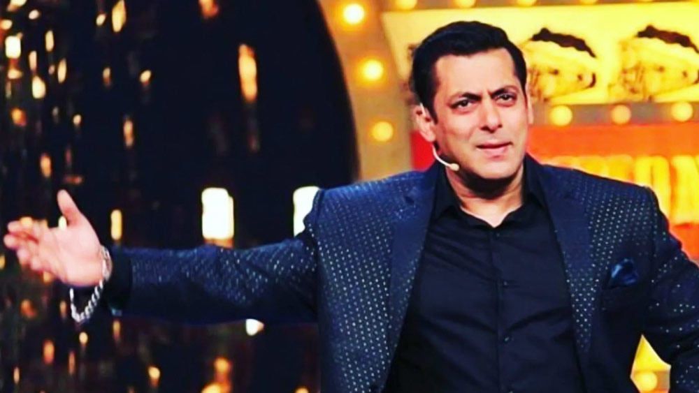 তিনি ভাইজানের বিরুদ্ধে প্রচুর টুইট করেছেন। সলমন মেয়েদের গায়ে হাত তোলেন, এমনকি ‘বিগ বস’-এ কোন প্রতিযোগী জিতবেন তা-ও নির্ধারণ করেন তিনি— এমন সব অভিযোগ ছিল সেই টুইটগুলিতে।