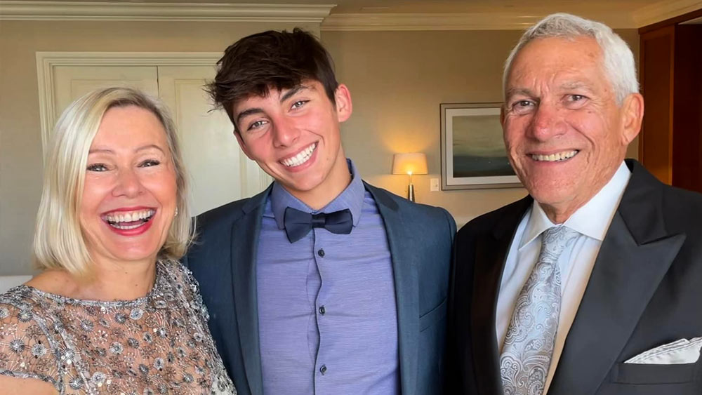 তার পরিবারের প্রতিটি সদস্য এবং বন্ধুদেরকেও ভিডিয়োয় দেখা যায়। সম্প্রতি বাহামায় ঘুরতে গিয়েছিল ডোনাল্ড।