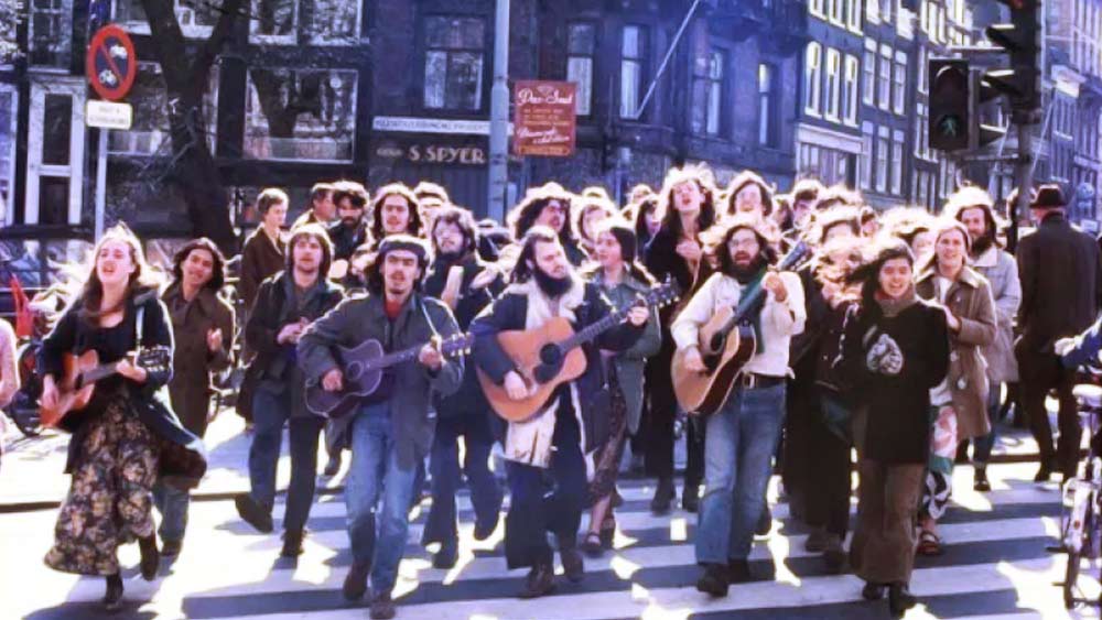 এই গোষ্ঠীর বিরুদ্ধে তদন্ত চলাকালীন ১৯৯৪ সালে বার্জ মারা যান। ‘টিনস ফর ক্রাইস্ট’-এর নাম বদলে রাখা হয় ‘চিলড্রেন অব গড কাল্ট ফ্যামিলি ইন্টারন্যাশনাল’। এখনও এই গোষ্ঠীর অস্তিত্ব রয়েছে। তবে বর্তমানে সদস্যেরা আর যৌনাচার করেন না বলেও এই গোষ্ঠীর দাবি।