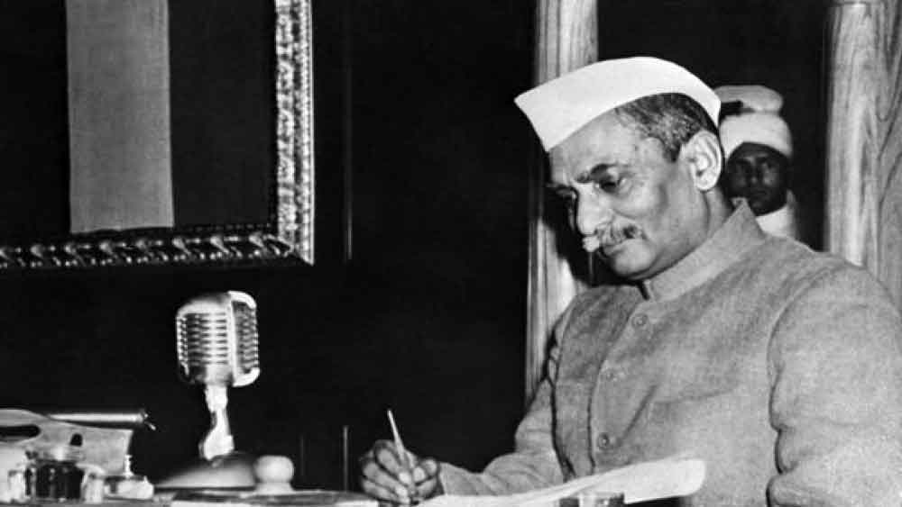 ১৯৫২ সালে প্রথম রাষ্ট্রপতি নির্বাচনে মোট ভোটমূল্য ছিল ছ’লক্ষ। সেই ভোটের মধ্যে রাজেন্দ্রপ্রসাদ একাই পেয়েছিলেন পাঁচ লক্ষের বেশি ভোট। নিকটতম প্রতিদ্বন্দ্বী কে টি শাহ প্রায় ৯৩ হাজার। মাত্র ৫৩৩ ভোট পেয়ে পঞ্চম হন কৃষ্ণকুমার। 