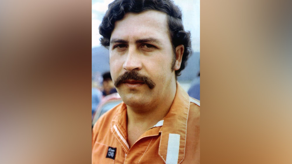 কুখ্যাত এই মাদক সম্রাটের নৃশংসতার চরম নিদর্শন হল ১৯৮৫ সালে সুপ্রিম কোর্ট চত্বরে হামলা। এই হামলায় ১১ জন বিচারক নিহত হয়েছিলেন।