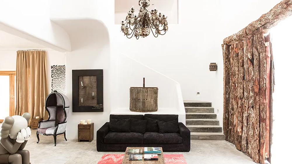 এ হেন নৃশংস মানুষটি আদ্যোপান্ত ‘ফ্যামিলি ম্যান’ ছিলেন। পরিবারের কথা ভেবে নিজে কখনও মাদক নেননি। 