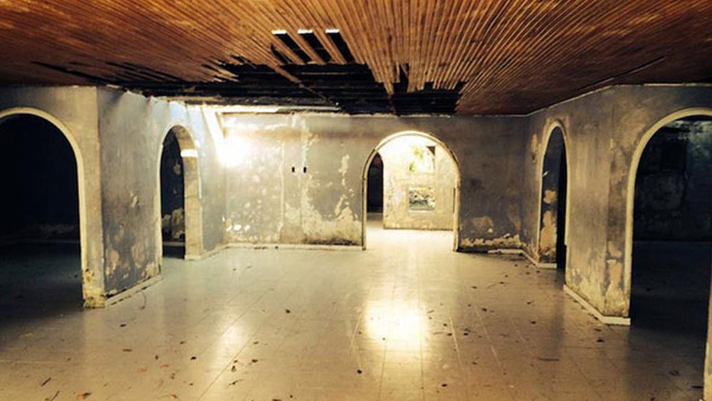 এক বার পুলিশের হাত থেকে পালিয়ে বাঁচার জন্য পরিবার নিয়ে পাহাড়ে আশ্রয় নেন। সেখানে তখন খুব শীত। কোলে বসা ছোট্ট মেয়ে ঠকঠক করে কাঁপছে। 