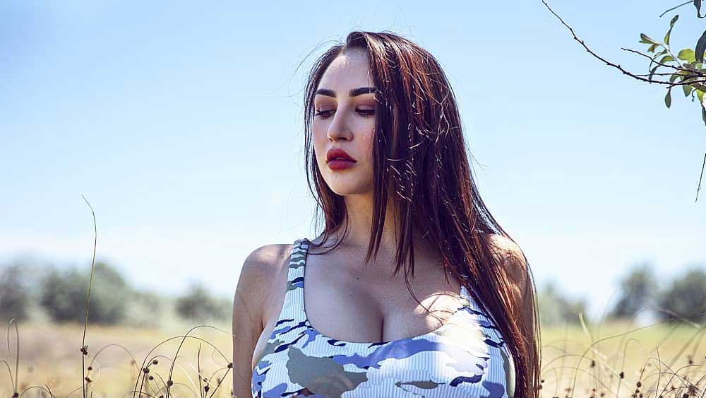 ইউক্রেনের লাস্যময়ী জানিয়েছেন, তাঁকে সারা জীবন পা ধুইয়ে দেওয়ার প্রস্তাব দিয়ে বিয়ে করতে চেয়েছিলেন একজন। এমন প্রস্তাব পেয়ে লুইসা খুশি হননি তা নয়। তবে বিয়ে করার ইচ্ছে হয়নি তাঁর।