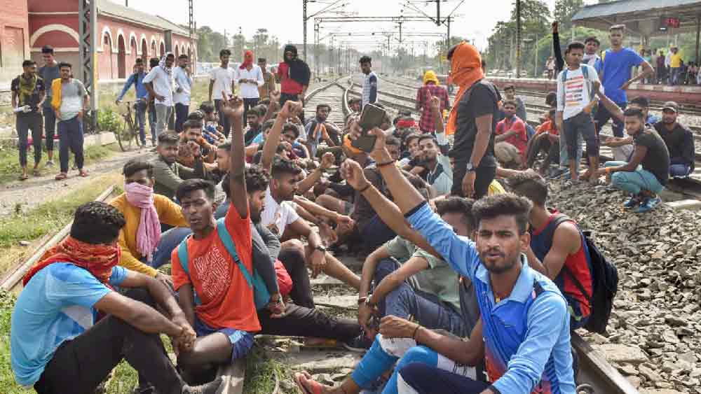 এই প্রকল্প সেনাদলের ক্ষমতা এবং কার্যকারিতার উপর প্রভাব ফেলতে পারে বলেও মনে করছেন তিনি। একই সঙ্গে প্রকল্প নিয়ে ভাল ভাবে চিন্তা করা হয়নি বলেও তিনি মন্তব্য করেন।