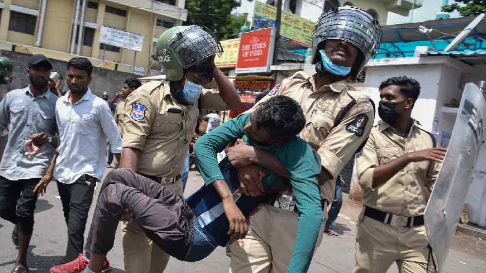 ইতিমধ্যেই কেন্দ্রের এই প্রকল্পের প্রশংসা করে বার্তা দিয়েছেন কেন্দ্রীয় স্বরাষ্ট্রমন্ত্রী অমিত শাহ, প্রতিরক্ষা মন্ত্রী রাজনাথ সিংহ।