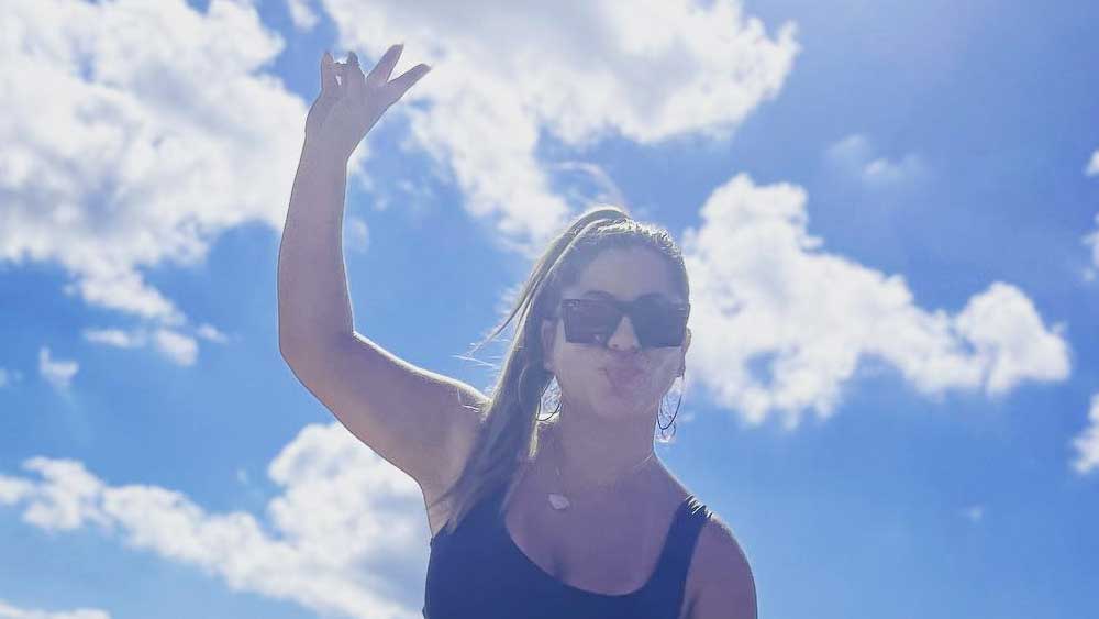 তবে এক জন মহিলার জন্য পেশা হিসাবে ট্রাক চালানো বেছে নেওয়া কতটা চ্যালেঞ্জিং? উত্তর দেন জুলি নিজেই।