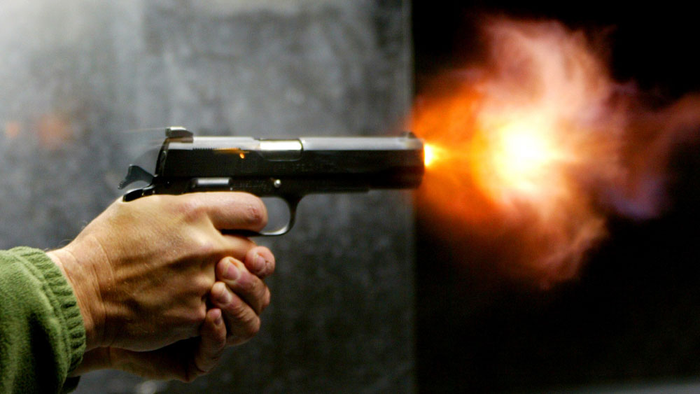 মোটরবাইকে বসে থাকা পোষা আততায়ীদের দিয়ে গুলি চালিয়ে শত্রুপক্ষকে সাফ করাতেন ব্ল্যাঙ্কো।