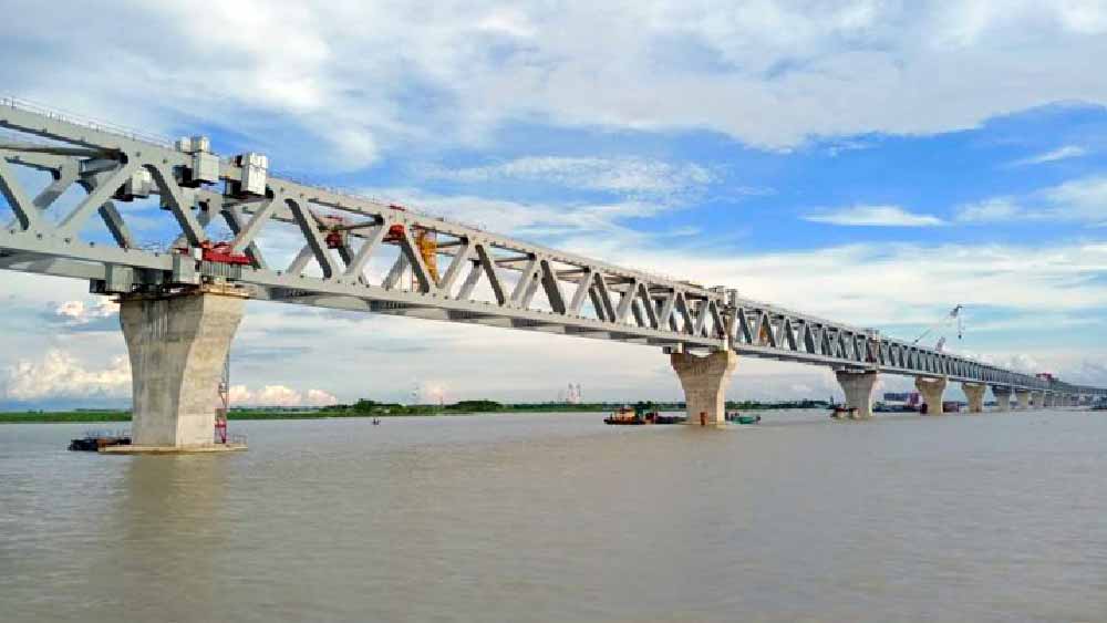 বিপুল অর্থ ব্যয়ে তৈরি হাসিনা সরকারের ‘স্বপ্নের সেতু’ গড়তে বিদেশি সাহায্য নেওয়া হয়েছে বলে বিভিন্ন মহলে দাবি করা হয়েছিল। 