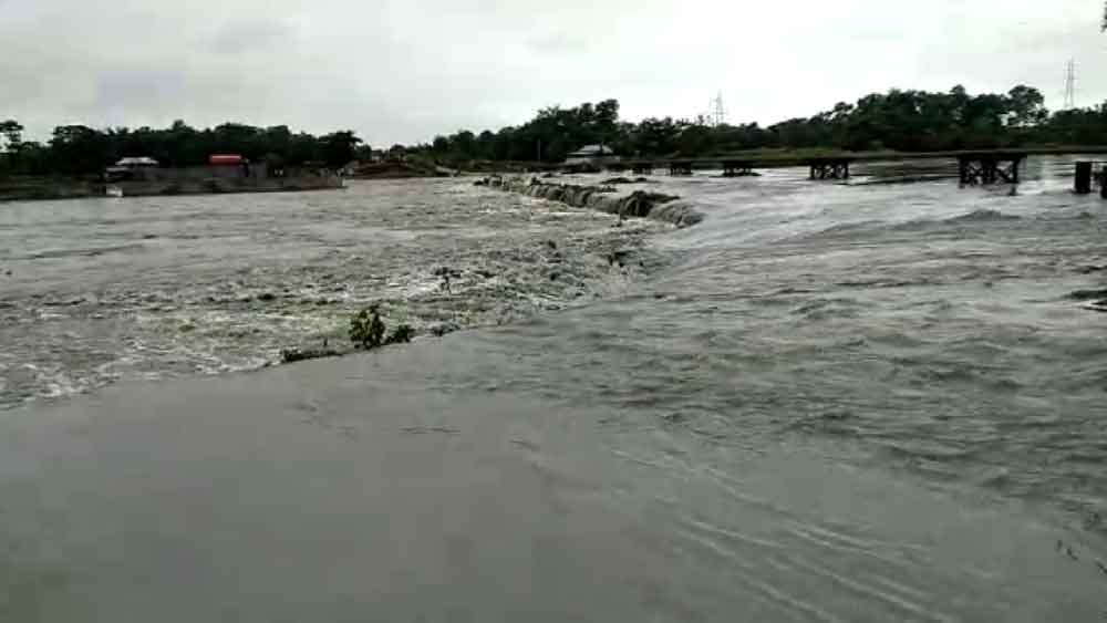 প্রবল বর্ষায় ডুবল ৩১ নম্বর জাতীয় সড়ক, তিস্তা-জলঢাকার জল আরও বাড়ার আশঙ্কা