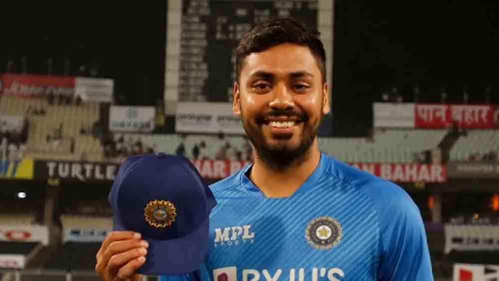 আবেশ খান: রাজকোটে চার উইকেট নেন আবেশ। তাঁর উপর ভরসা রেখেছিল দল। সাফল্য পেয়ে সেই ভরসার মর্যাদা রেখেছেন। শেষ ম্যাচেও তাঁকে দেখা যাবে বলেই মনে করা হচ্ছে।