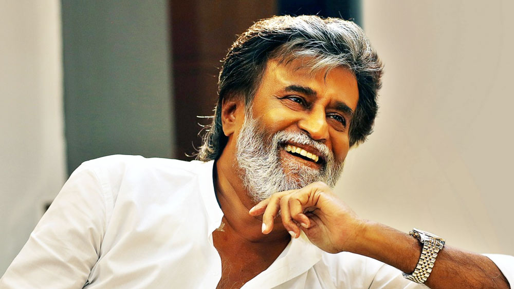 বি-টাউনেই নয়, এই বদল দেখা গিয়েছে দক্ষিণী সিনেমার জগতেও। সকলের প্রিয় ‘থালাইভা’ অভিনয় ক্ষেত্রে আসার আগে সরকারি কর্মচারী ছিলেন।