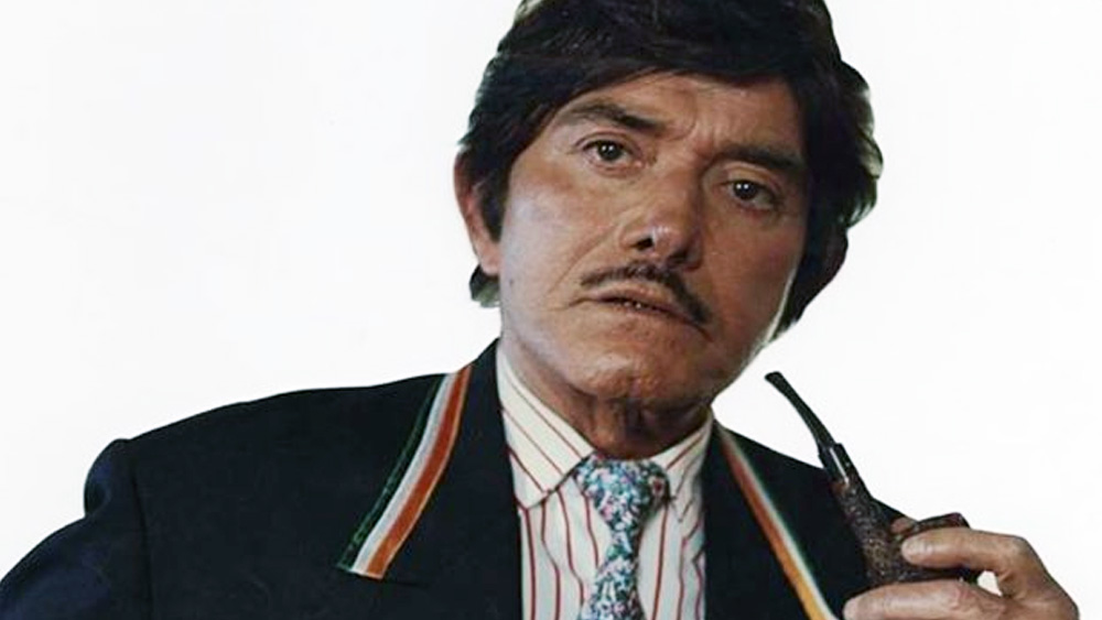 মোট ৭০টি হিন্দি ছবিতে অভিনয় করলেও অভিনয় ক্ষেত্রে আসার আগে তিনি মুম্বই পুলিশের সাব-ইনস্পেক্টর ছিলেন।