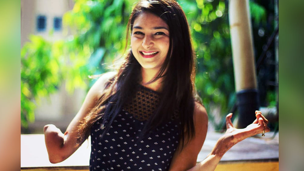 পৌলোমী বলেন, ‘‘আমার শরীরের ৭৫-৮০ শতাংশ পুড়ে গিয়েছিল। হাসপাতালের আইসিইউ-তে সারা শরীরে তীব্র যন্ত্রণা নিয়ে কয়েক সপ্তাহ কাটে। প্রায় এক সপ্তাহ বার্নস ওয়ার্ডে রাখা হয়।’’