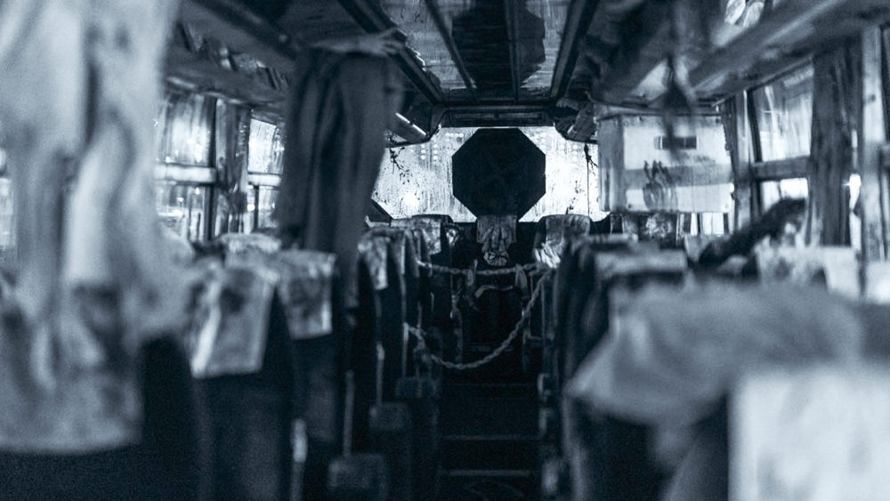 অনেকের দাবি, ওই নোটিস বেরোনোর পরের দিন গায়েব হওয়া বাসটির খোঁজ মেলে গন্তব্য থেকে প্রায় ১০০ কিলোমিটার দূরে একটি জলের রিজার্ভারের কাছে।