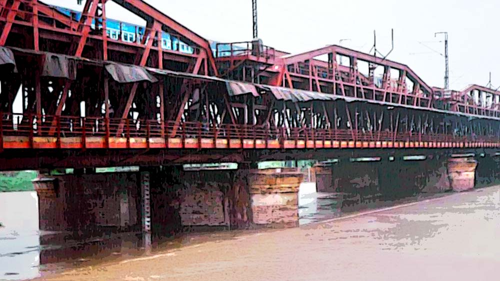 যমুনা ব্রিজের উপর থেকে এই ব্যাগটি ফেলে দিলেই আর কেউ নয়নার লাশের হদিস পাবে না, তিনিও শাস্তি পাওয়ার হাত থেকে বেঁচে যাবেন। তাই রাত গভীর হলে গাড়ির ডিকির ভিতরে ব্যাগটি রেখে যমুনা ব্রিজের দিকে গাড়ি চালিয়ে যান।