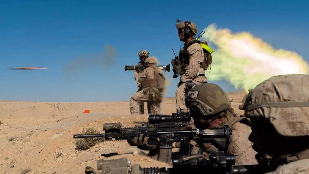 আরবের ইজরায়েলি ছাড়াও বিবাহিত এবং শারীরিক ও মানসিক ভাবে অসুস্থদের সেনাদলে যোগ দেওয়ার নিয়ম থেকে অব্যাহতি দেওয়া হয়েছে। সমীক্ষা অনুযায়ী, ইজরায়েলি পুরুষদের একাংশ এই নিয়মের অবসান চান। তাঁরা বরং স্বেচ্ছায় সেনাবাহিনীতে যোগ দেওয়ার পক্ষে।