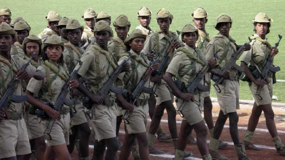 উত্তর-পূর্ব আফ্রিকার দেশ এরিট্রিয়া সেনায় নিয়োগের নিয়মের জন্য কুখ্যাত। মানবাধিকার কমিশনের মতে, এই দেশের অনেক বাসিন্দা তাঁদের পুরো জীবন অনিচ্ছা সত্ত্বেও সামরিক বাহিনীতে কাটিয়েছেন। ২০০৩ সালে সরকারের তরফে নির্দেশ দেওয়া হয়, স্কুলশিক্ষা শেষ করার আগে ছেলে এবং মেয়ে উভয়ের জন্যই সামরিক প্রশিক্ষণ নেওয়া বাধ্যতামূলক।