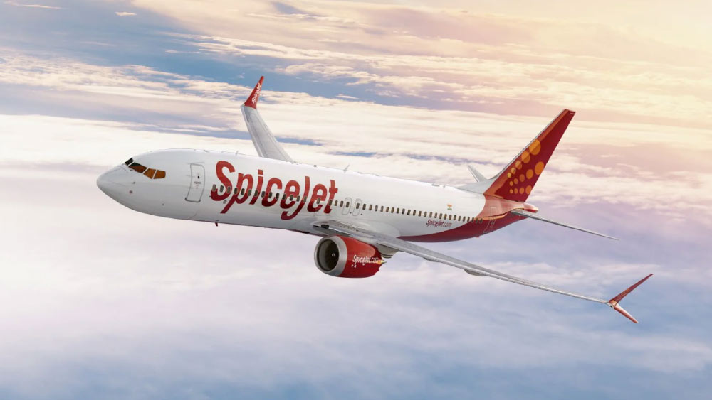 পটনা থেকে দিল্লির উদ্দেশে রওনা দিয়েছিল স্পাইসজেটের যাত্রিবাহী বিমানটি। টেক অফের কিছু ক্ষণ পরেই স্থানীয়দের নজরে পড়ে, বিমানের ডানায় আগুন।