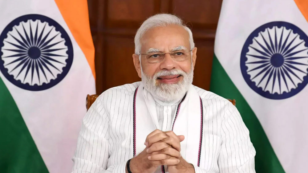 এই কৌতূহলও অনেকের মনে দেখা যায় যে, যে বিজেপি দলের বিরুদ্ধে বার বার সাম্প্রদায়িক হওয়ার অভিযোগ উঠেছে, সেই দলের জাতীয় মুখের প্রিয় বন্ধু কি না এক জন মুসলিম!