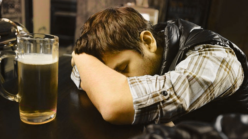 অধিগ্রহণের পর পেনি ফার্দিংয়ের ভোল বদলে দিয়েছিলেন রয়্যাল কোর্ট থিয়েটার কর্তৃপক্ষ। পাবের বাইরেও বসে পান করার বন্দোবস্ত করা হয়েছিল। জুড়েছিল ঝাঁ-চকচকে রেস্তরাঁও। এ বার নতুন নামে সামনে এল পুরনো পাবটি— ‘কোর্টিয়ার্ড বার অ্যান্ড কিচেন’। 