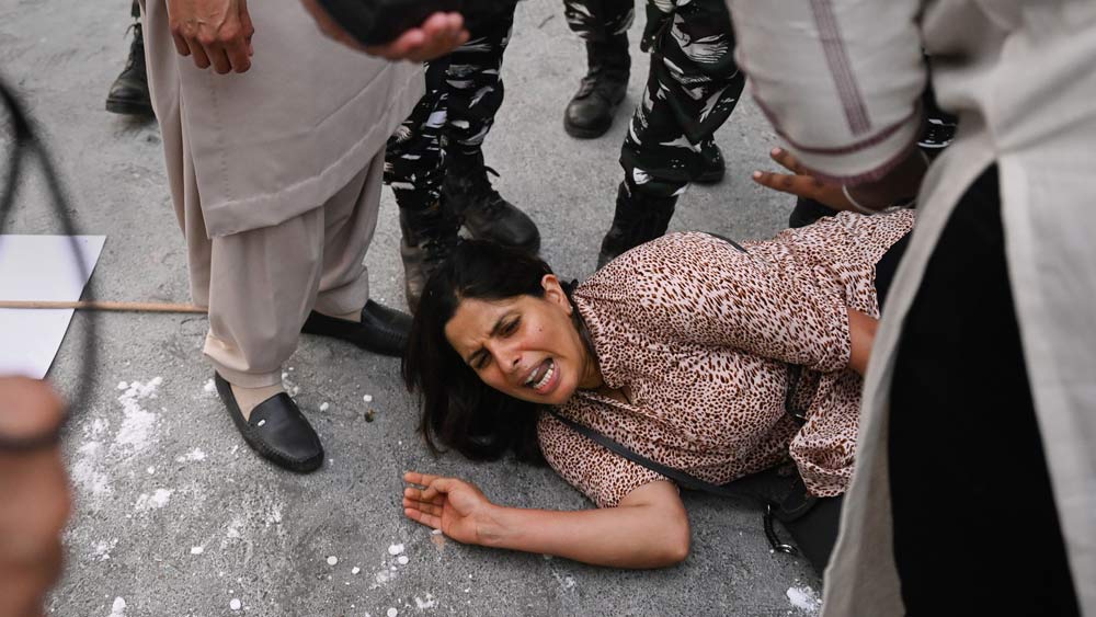 প্রায় একই প্রতিশ্রুতি দিয়েছেন শিল্পপতি হর্ষ গোয়েন্‌কা। সোমবার তাঁর টুইট, ‘আরপিজি গোষ্ঠীও অগ্নিবীরদের নিয়োগ করার সুযোগকে স্বাগত জানায়। আশা করি অন্য কর্পোরেট সংস্থাগুলিও এই শপথ নেবে এবং আমাদের যুবসমাজের ভবিষ্যৎ নিশ্চিত করবে।’