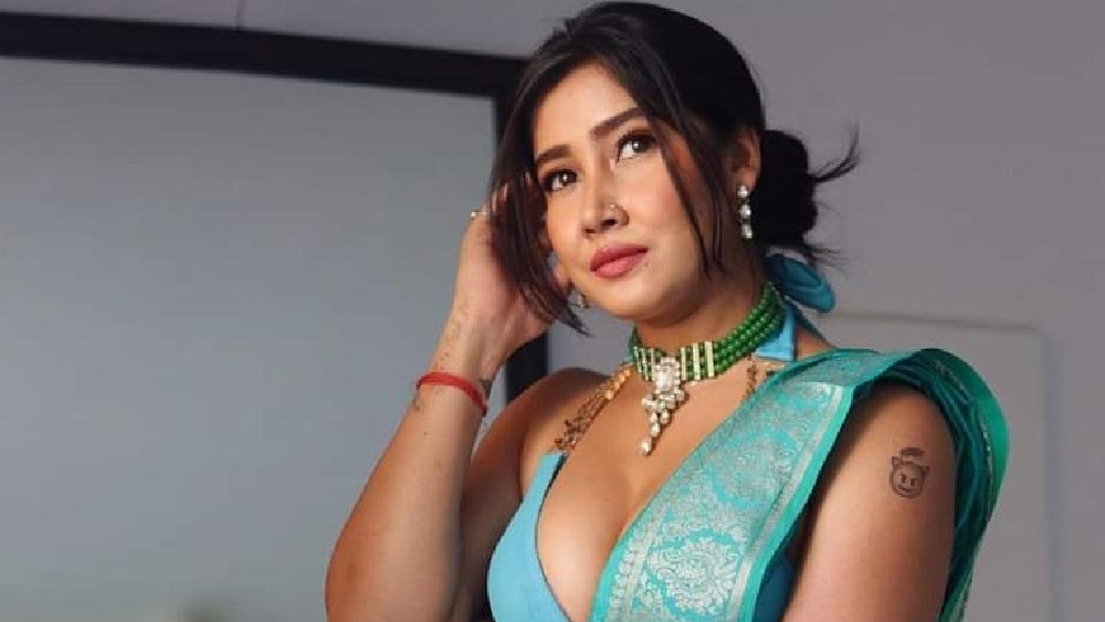 তবে তিনি ফের একটি নতুন অ্যাকাউন্ট চালু করেছেন। তাঁর পুরনো ইনস্টাগ্রাম অ্যাকাউন্টে প্রায় ৯০ লক্ষ ফলোয়ার ছিল।