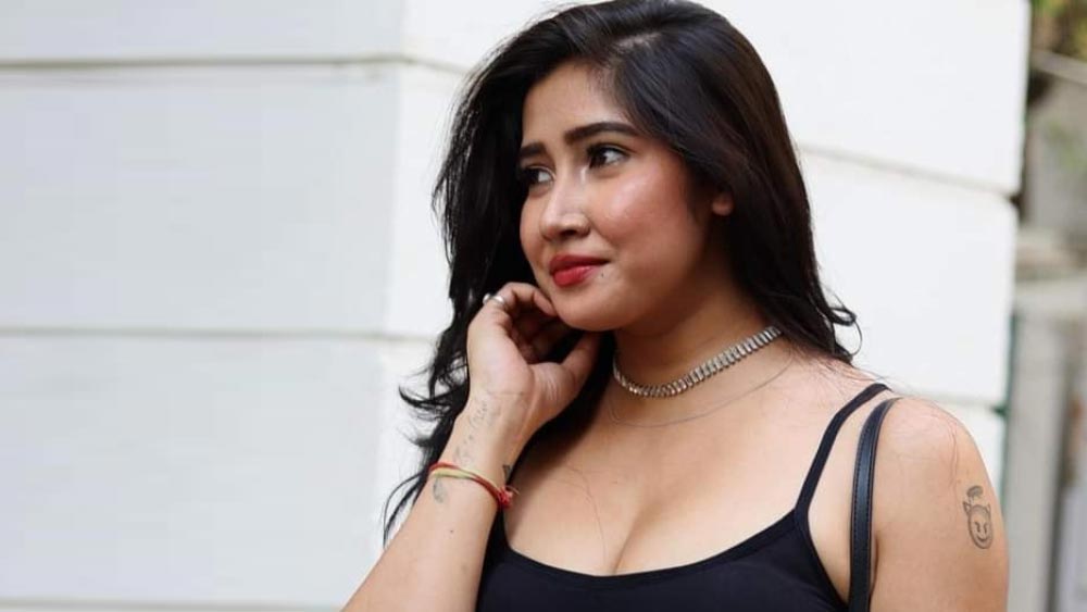 অনেকেই এটা জেনে আবাক হবেন যে সোফিয়ার আদি বাড়ি পশ্চিমবঙ্গে। তবে পরে তাঁর পরিবার পশ্চিমবঙ্গ ছেড়ে গুজরাতের বডোদরায় চলে যায়।