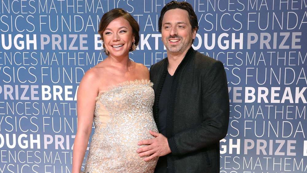 মামলায় সেরগেই তাঁদের কন্যার যৌথ দায়িত্ব চেয়েছেন। তিনি জানিয়েছেন, মেয়ের দেখভালের জন্য স্ত্রীর কাছ থেকে কোনও অর্থ সাহায্যের প্রয়োজন নেই তাঁর। তবে একই সঙ্গে এ-ও জানিয়েছেন যে, নিকোলেও সন্তান পালনের জন্য তাঁর কাছ থেকে কোনও অর্থ সাহায্য পাবেন না।