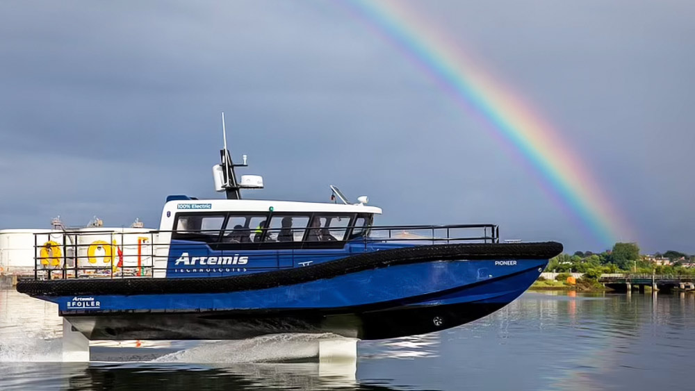  উত্তর আয়ারল্যান্ডের বেলফাস্টে চালু হল বিশ্বের প্রথম পরিবেশ-বান্ধব উড়ন্ত নৌকা পরিষেবা।