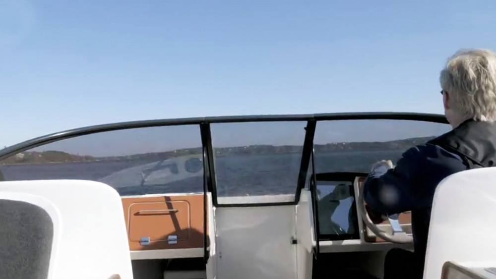 নির্মাতা সংস্থার দাবি, ব্যাটারিচালিত নৌকাটিতে বেশি ক্ষণ চার্জ দিতে হয় না। মাত্র এক ঘণ্টায় রিচার্জ করা যায়।