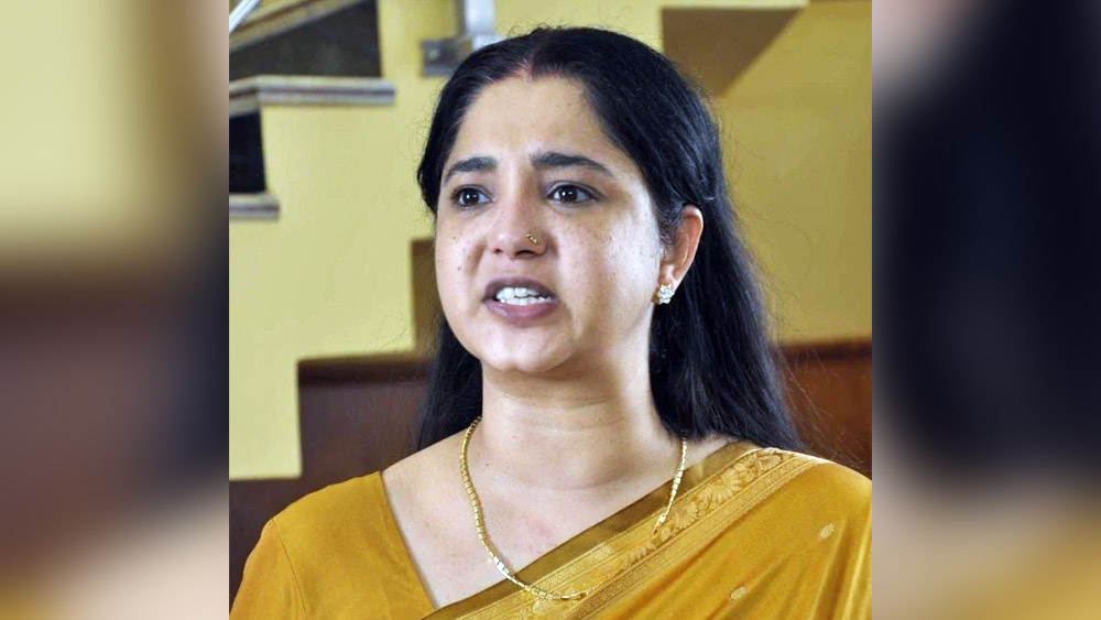  ১৯৮৯ সালে তেলুগু ছবি ‘আদিভিলো অভিমন্যুডু’-র হাত ধরে অভিষেক হয় ঐশ্বর্যের। তাঁর বিপরীতে ছিলেন জগপতি বাবু।