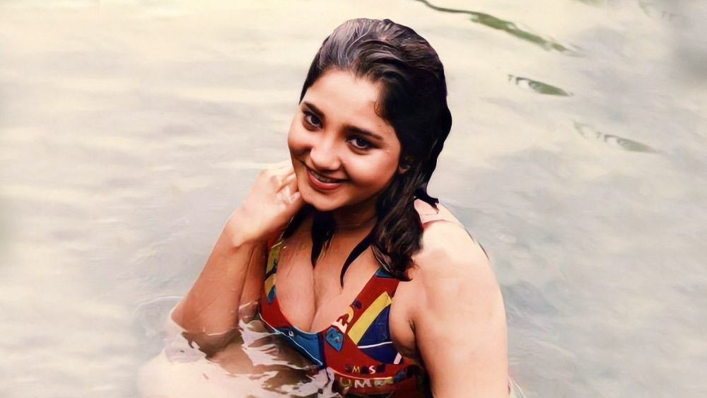 তার পরই নিজের ইউটিউব চ্যানেল খোলার সিদ্ধান্ত নেন ওই অভিনেত্রী। 