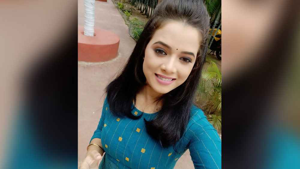 তদন্তকারীরা জানিয়েছেন, এই মৃত্যুর জন্য কেউ দায়ী নয় বলে লেখা ছিল সুইসাইড নোটে। সেই সঙ্গে লেখা ছিল, ‘তোমাকে মিস্‌ করছি বাবা। ওপর থেকেও তোমাকে মিস্‌ করব।’ সন্তোষের বিরুদ্ধে যাতে ঘটনার আঁচ না আসে, সে আর্জিও করা ছিল তাতে। 