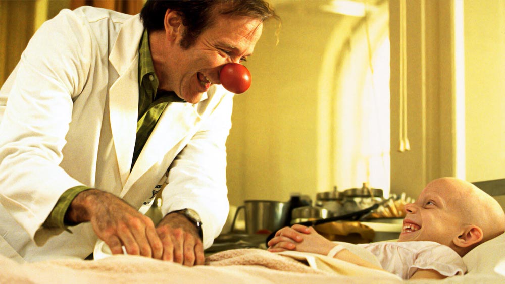 ১৯৯৮ সালে ‘প্যাচ অ্যাডামস্’ ছবিতে রবিন উইলিয়ামস যে চরিত্রে অভিনয় করেছেন, সেই চরিত্রের অনুরূপেই মুন্নাভাইয়ের চরিত্র তৈরি হয়েছিল।