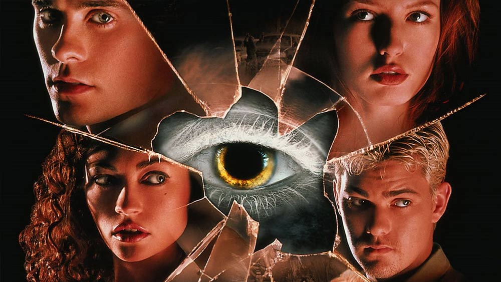 প্রায় সব দেশে আজও এমন অনেক ব্যাখ্যাতীত ঘটনা ঘটে, যা মানুষের মধ্যে নতুন করে ভূত ও প্রেতাত্মার উপর বিশ্বাসের জন্ম দেয়। অনেকে এই সব ঘটনা গুজব বলে উড়িয়ে দেন। আবার অনেকে সেই সব ঘটনাকে সত্যি বলেই মেনে নেন। তৈরি হয় ‘আরবান লেজেন্ড’। এই ছিল না, এই এসে যায় ভূত-প্রেতে বিশ্বাস।