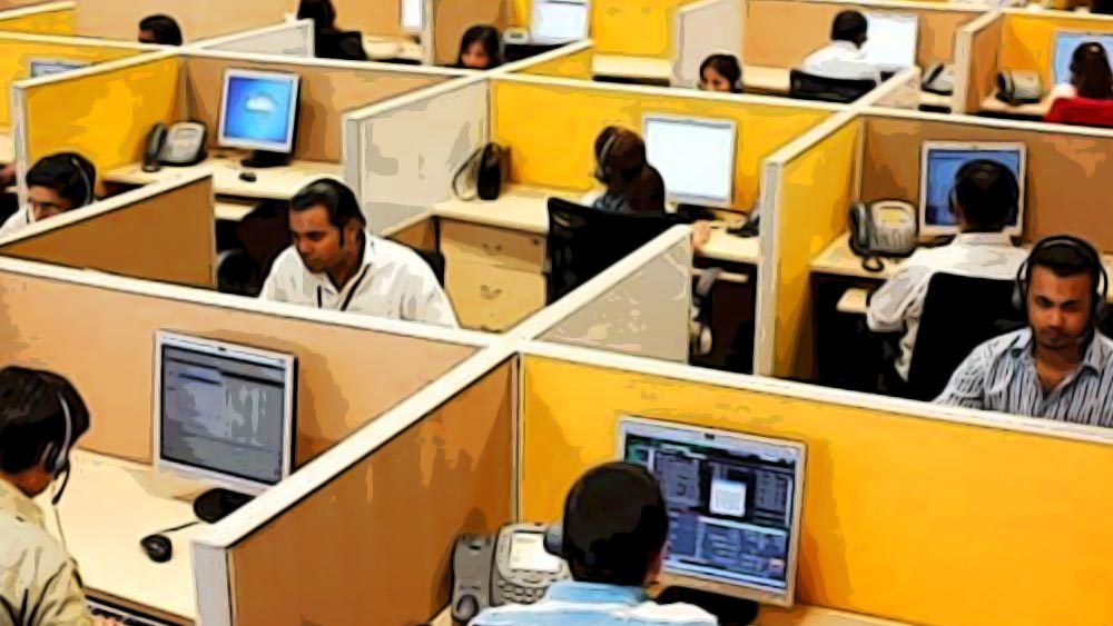 কথায় বলে, ঠিক দুক্কুর বেলা/ ভূতে মারে ঢেলা। কিন্তু দিনের বেলায় ভূতের দৌরাত্ম্য দেখা গিয়েছে, এমনটাও চট করে শোনা যায় না। রাতেই দেখা দেয় প্রেতাত্মারা। তবে কখনও হয়েছে, এক জন মানুষের সঙ্গে আপনার রোজ দিন-রাত দেখা হচ্ছে। আপনি তাঁর সঙ্গে মনের কথাও বলছেন। পরে গিয়ে আপনি জানতে পারলেন যে, ওই মানুষের বাস্তবে কোনও অস্তিত্বই নেই। যাঁর সঙ্গে আপনি এত দিন সুখ-দুঃখ ভাগ করে নিচ্ছিলেন, আসলে তিনি এক জন প্রেতাত্মা। এই রকম এক অভিজ্ঞতার মুখোমুখি হয়েছিলেন গুরুগ্রামের বিপিও স্যাফরন-এ কর্মীরা।